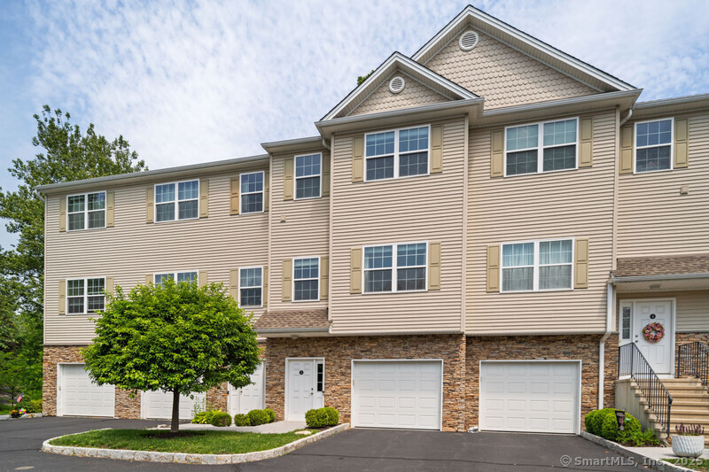 3 Riverview Court 3