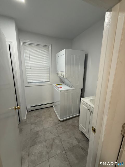 Tiny photo for 1 Farnsworth Street #1, New London, CT 06320 (MLS # 24155324)