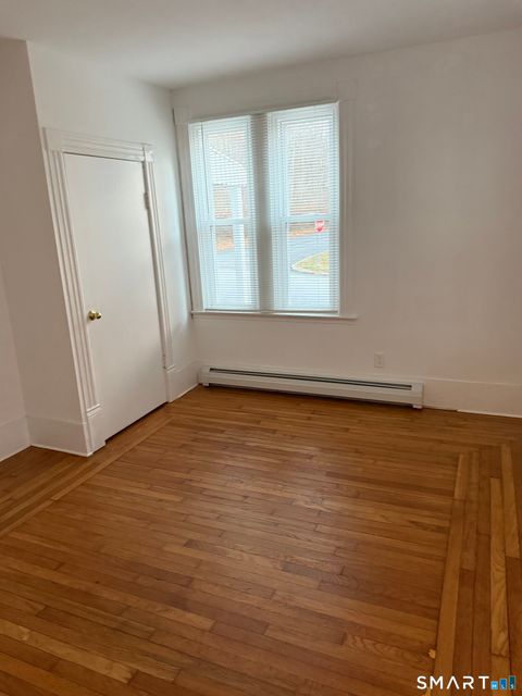 Tiny photo for 1 Farnsworth Street #1, New London, CT 06320 (MLS # 24155324)