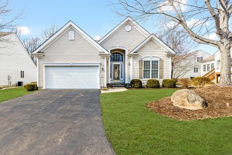 212 Chip Shot Lane Unit 212, Oxford, CT 06478 - #: 24077399