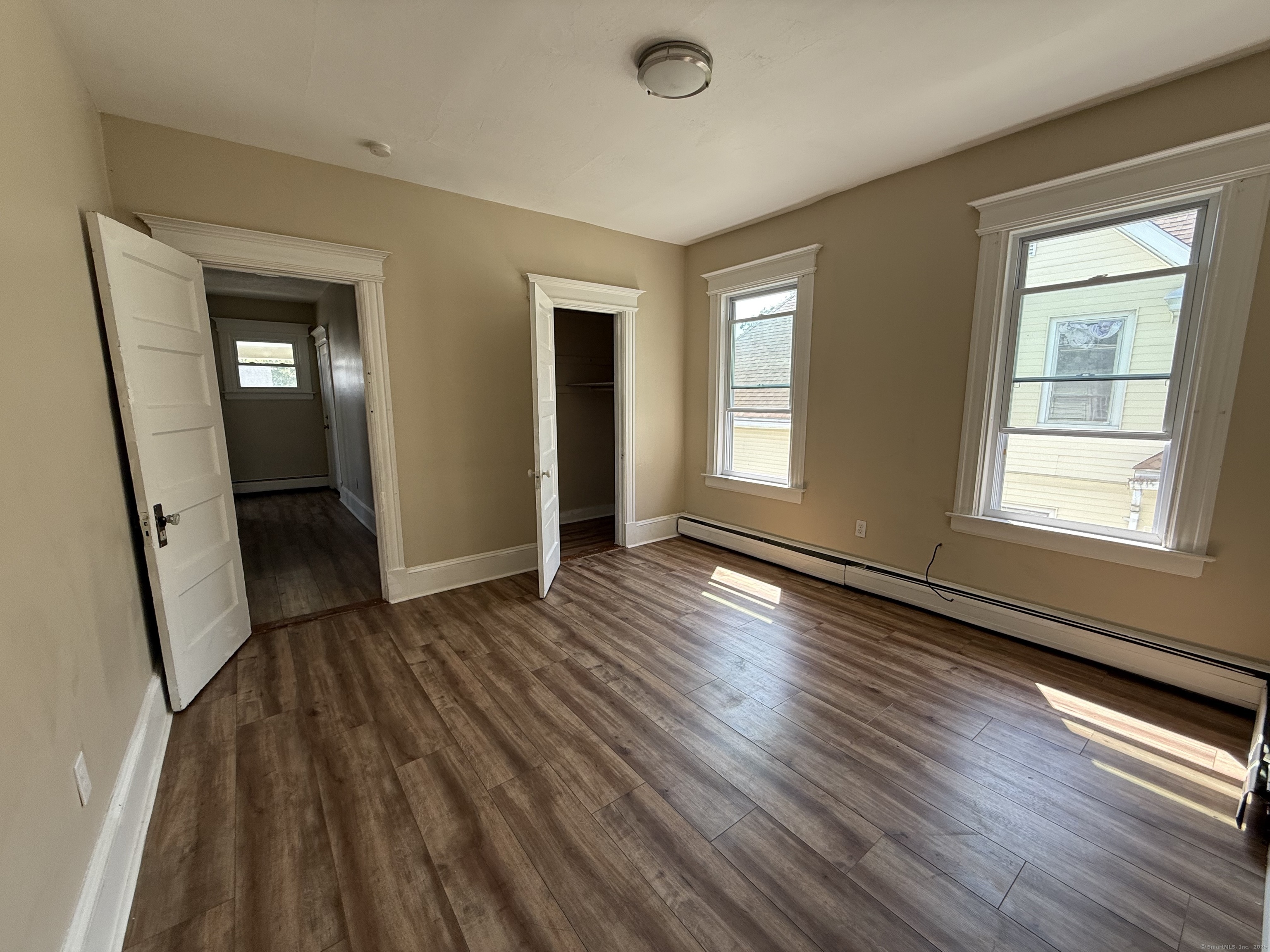 Hartford, Connecticut 06106, United States, 3 Bedrooms Bedrooms, ,1 BathroomBathrooms,Residential,Active,191522