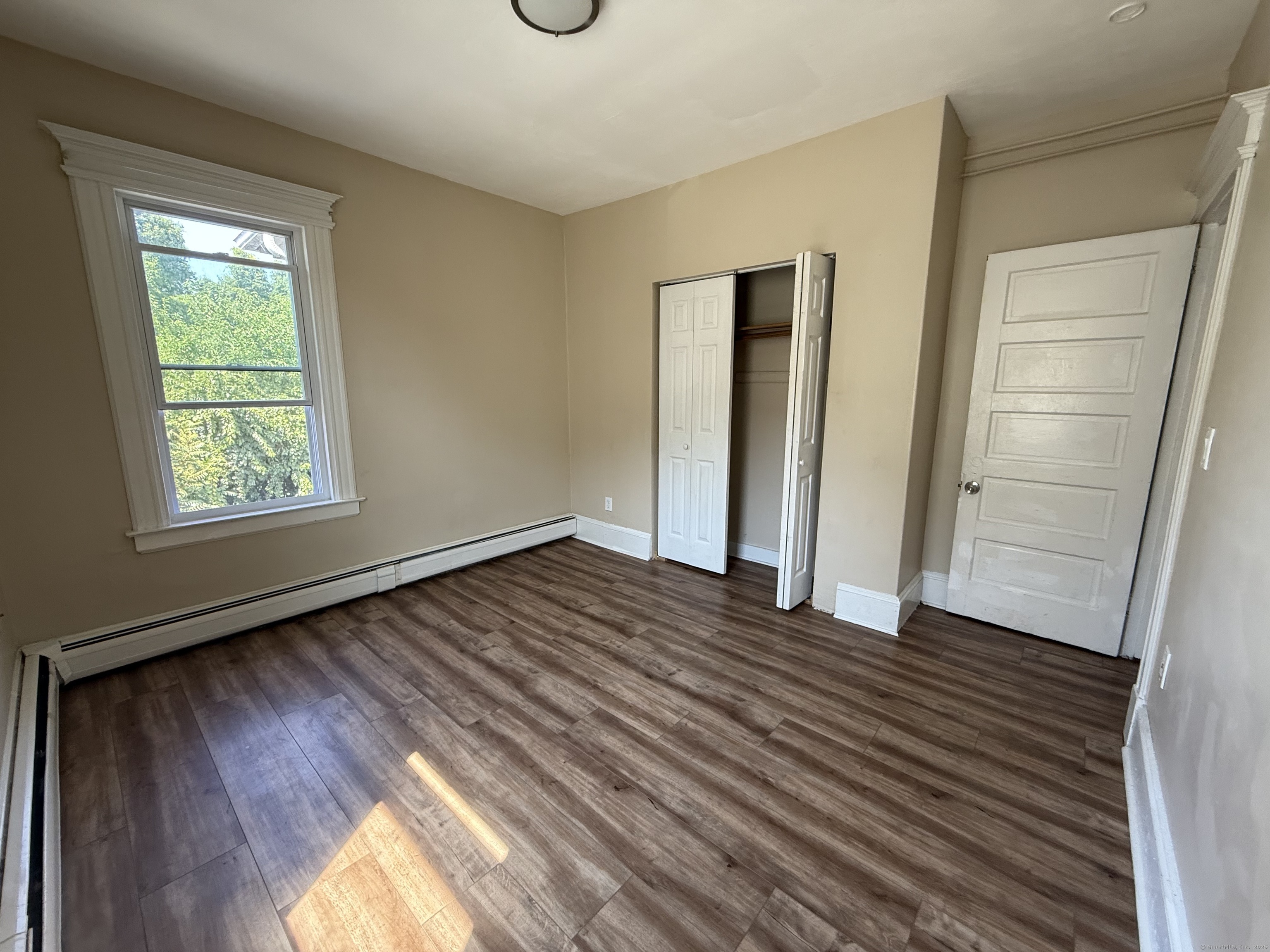 Hartford, Connecticut 06106, United States, 3 Bedrooms Bedrooms, ,1 BathroomBathrooms,Residential,Active,191522