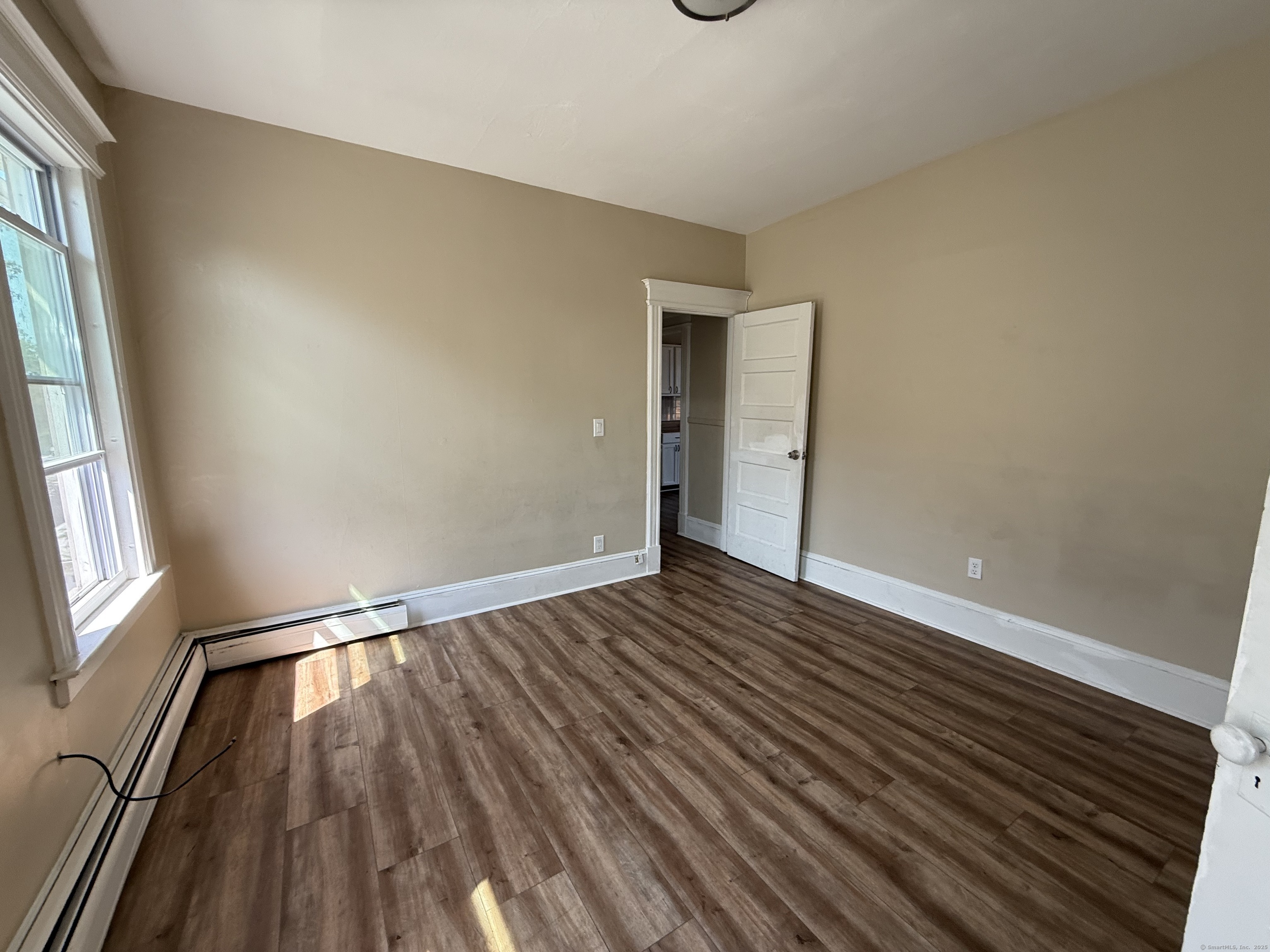 Hartford, Connecticut 06106, United States, 3 Bedrooms Bedrooms, ,1 BathroomBathrooms,Residential,Active,191522