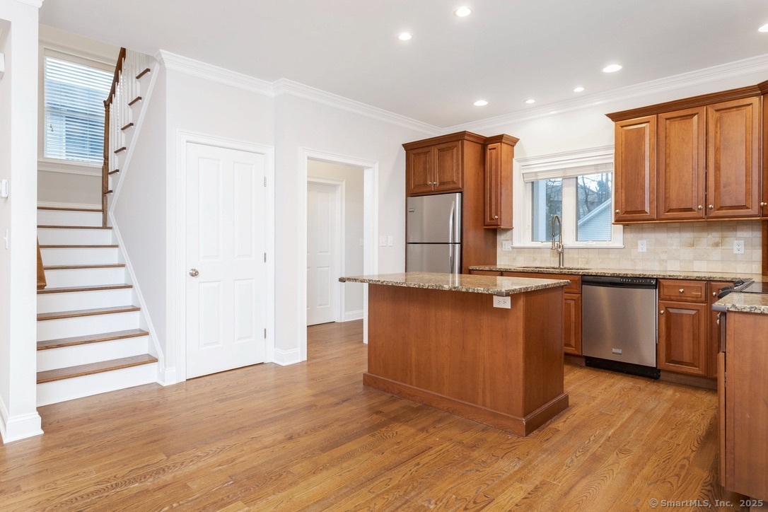 Stamford, Connecticut 06907, United States, 6 Bedrooms Bedrooms, ,6 BathroomsBathrooms,Residential,Active,199146