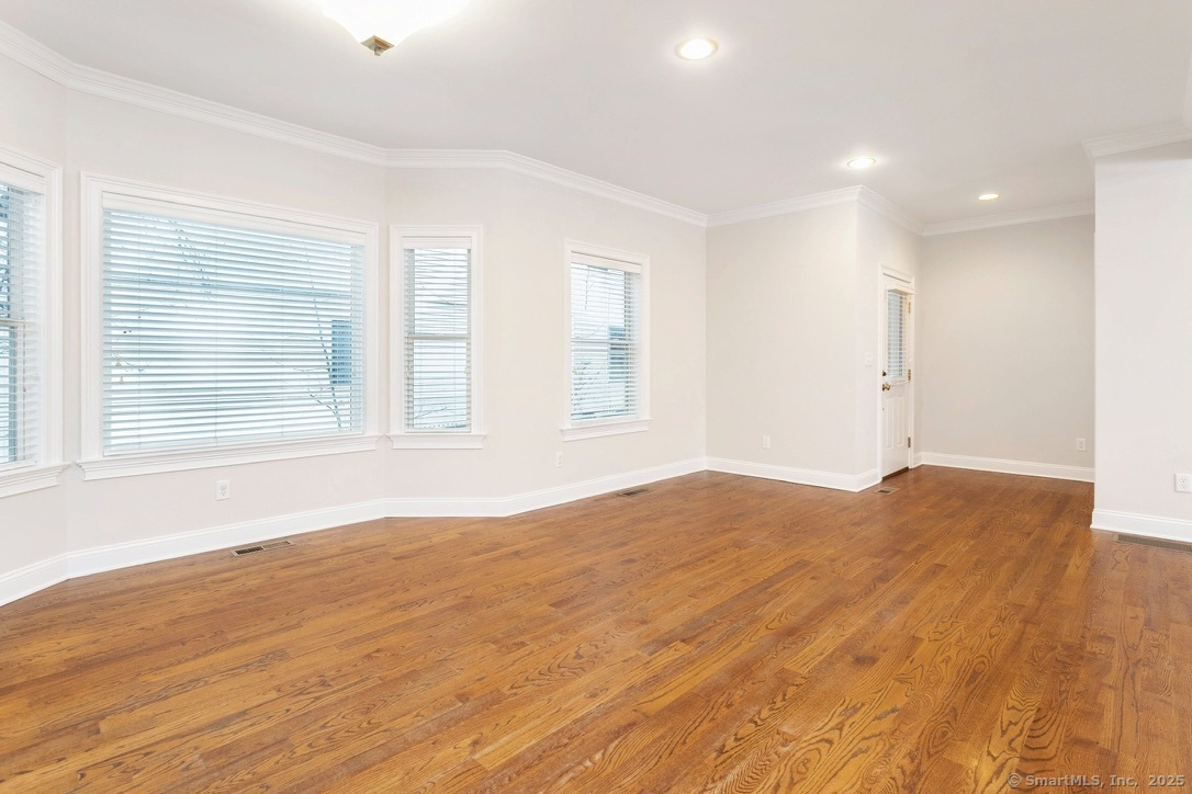 Stamford, Connecticut 06907, United States, 6 Bedrooms Bedrooms, ,6 BathroomsBathrooms,Residential,Active,199146