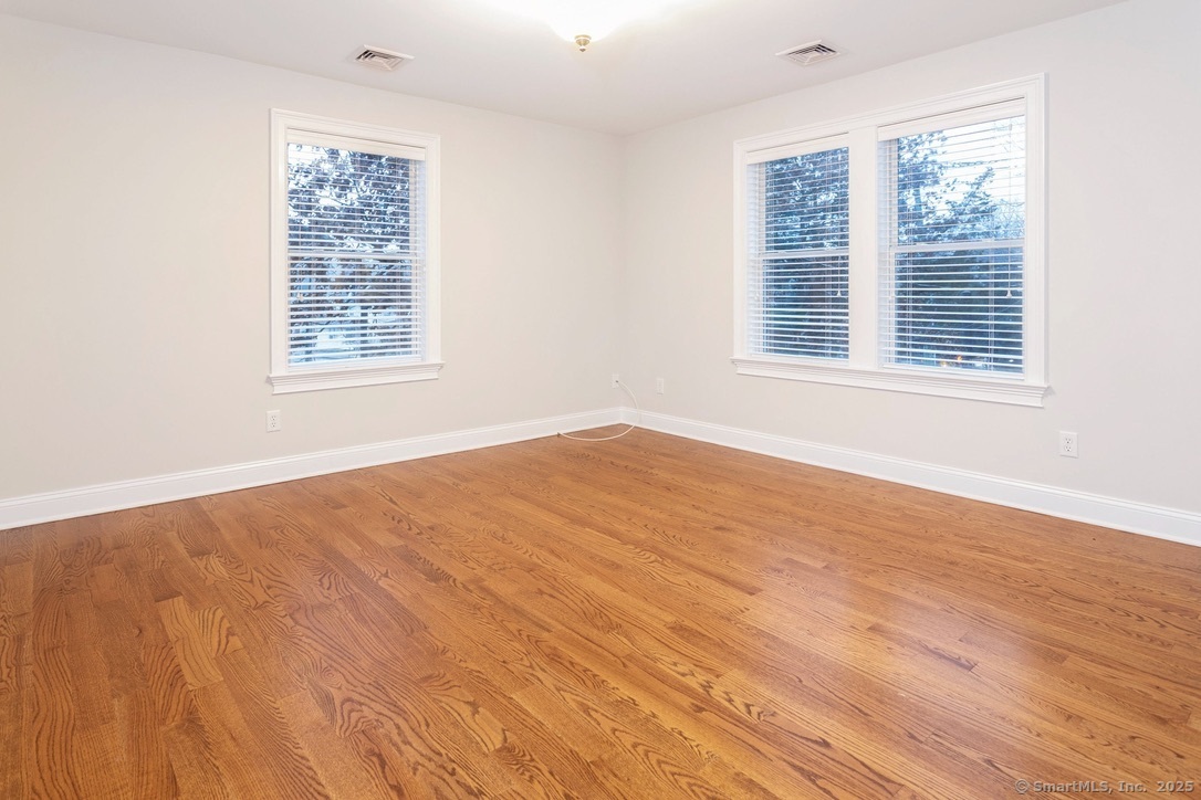 Stamford, Connecticut 06907, United States, 6 Bedrooms Bedrooms, ,6 BathroomsBathrooms,Residential,Active,199146