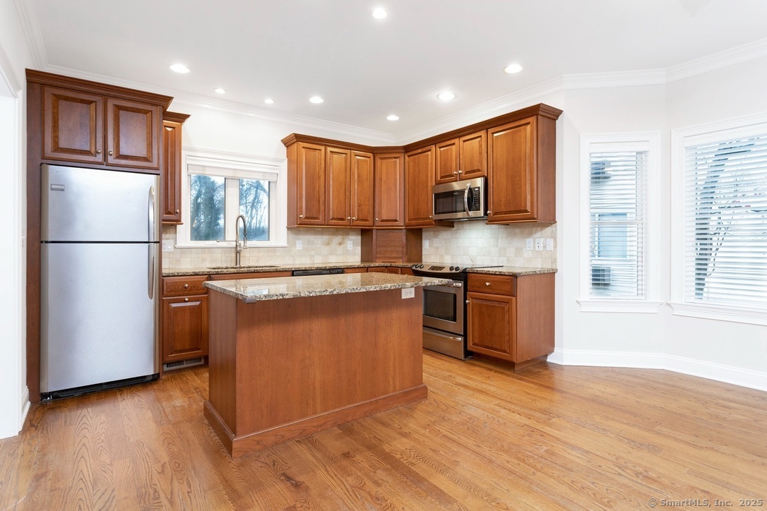 Stamford, Connecticut 06907, United States, 6 Bedrooms Bedrooms, ,6 BathroomsBathrooms,Residential,Active,199146