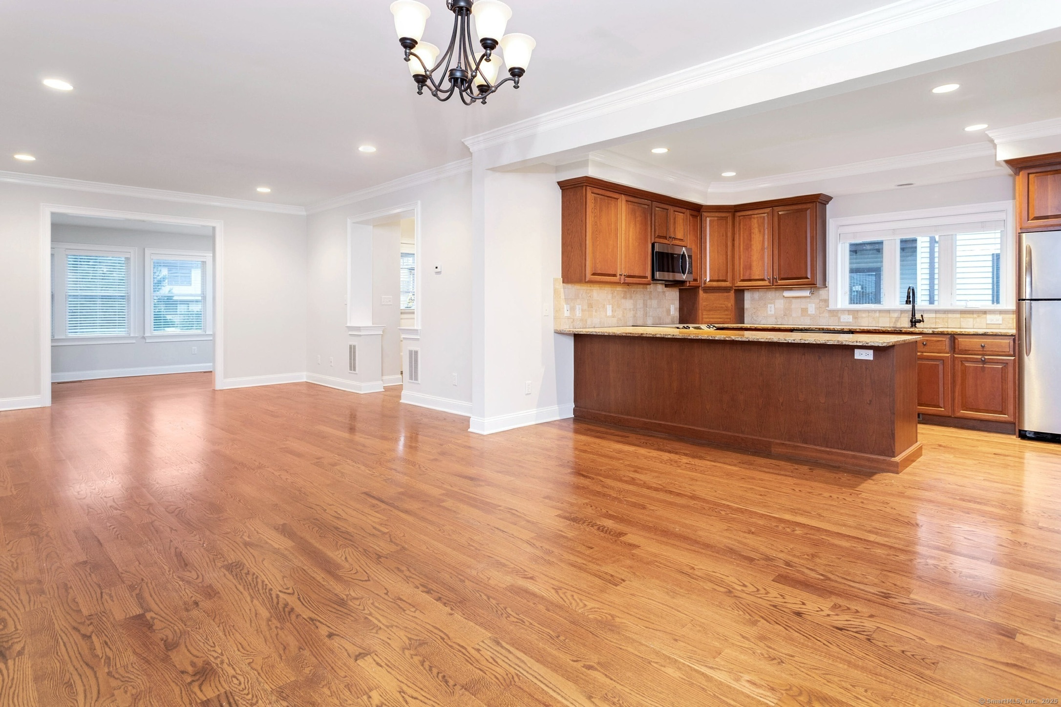 Stamford, Connecticut 06907, United States, 6 Bedrooms Bedrooms, ,6 BathroomsBathrooms,Residential,Active,199146