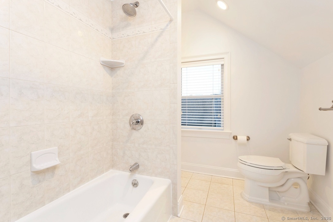 Stamford, Connecticut 06907, United States, 6 Bedrooms Bedrooms, ,6 BathroomsBathrooms,Residential,Active,199146