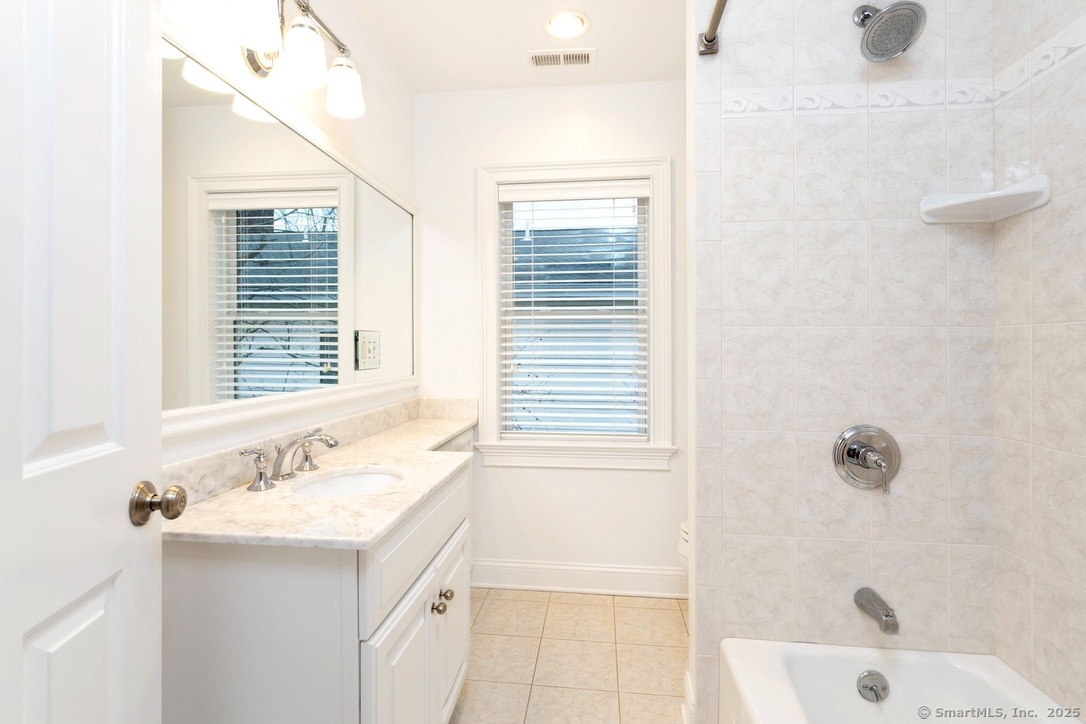 Stamford, Connecticut 06907, United States, 6 Bedrooms Bedrooms, ,6 BathroomsBathrooms,Residential,Active,199146