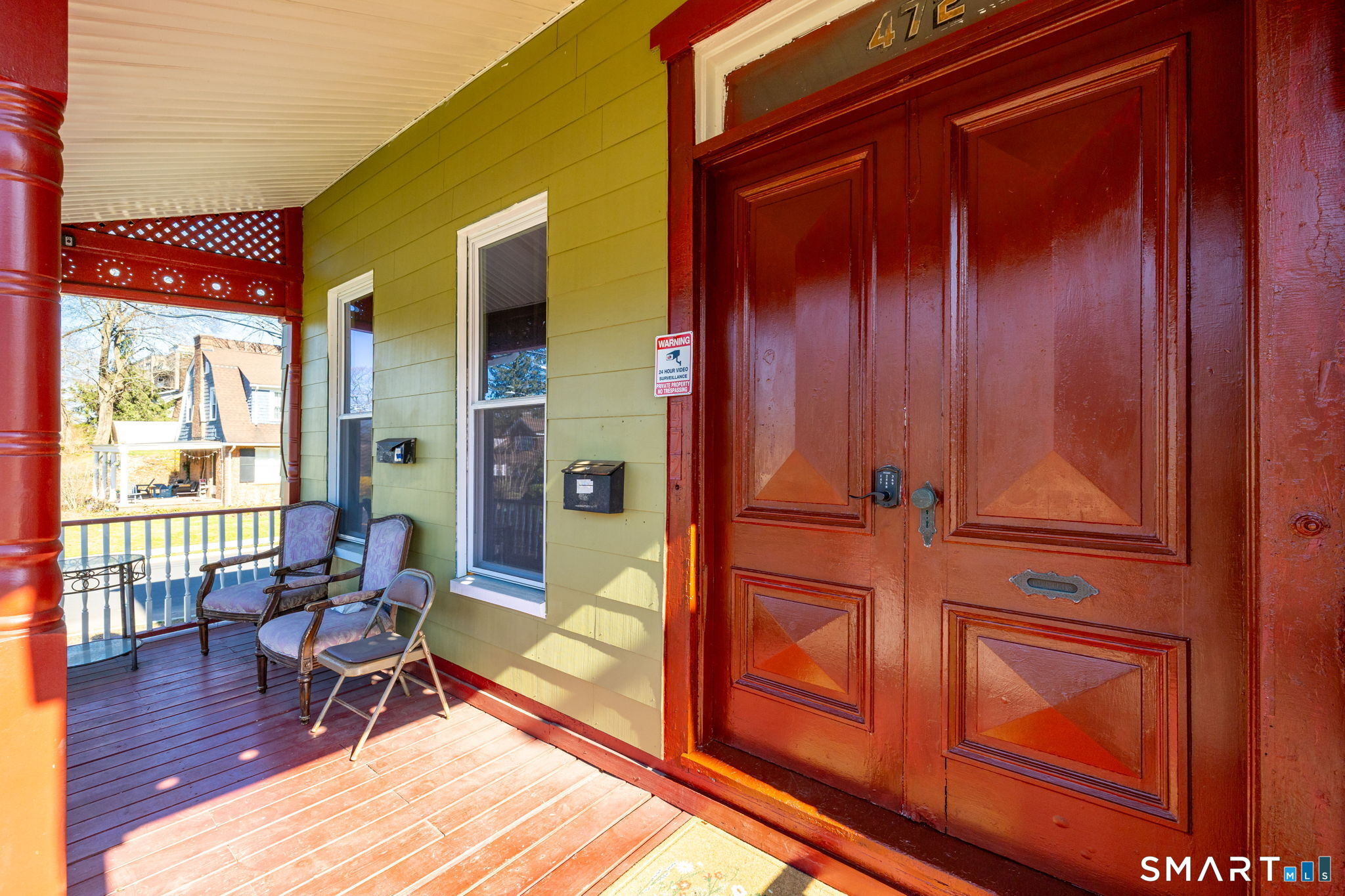 472 East Main Street