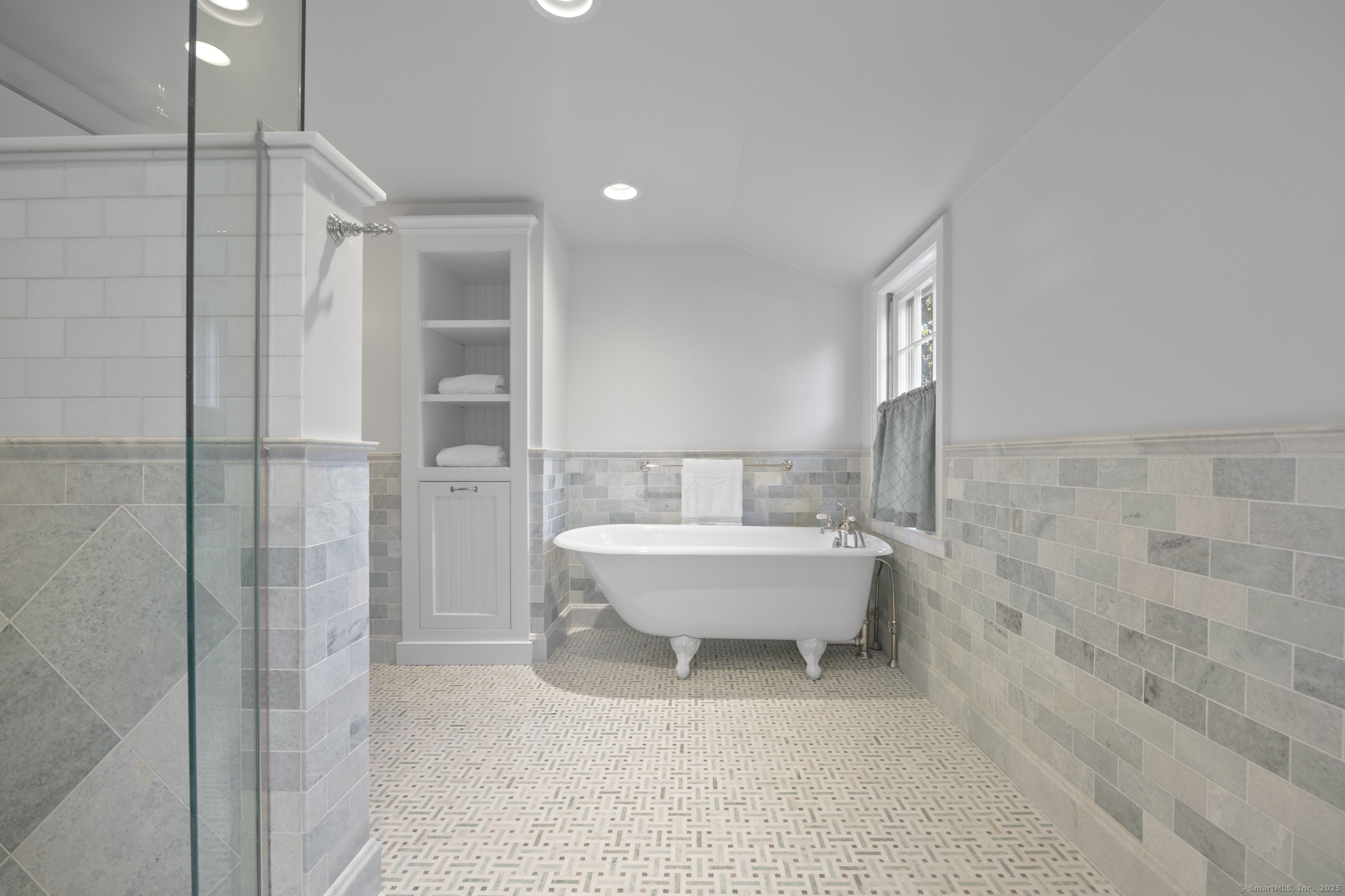 Ridgefield, Connecticut 06877, United States, 2 Bedrooms Bedrooms, ,2 BathroomsBathrooms,Residential,Coming Soon,238641