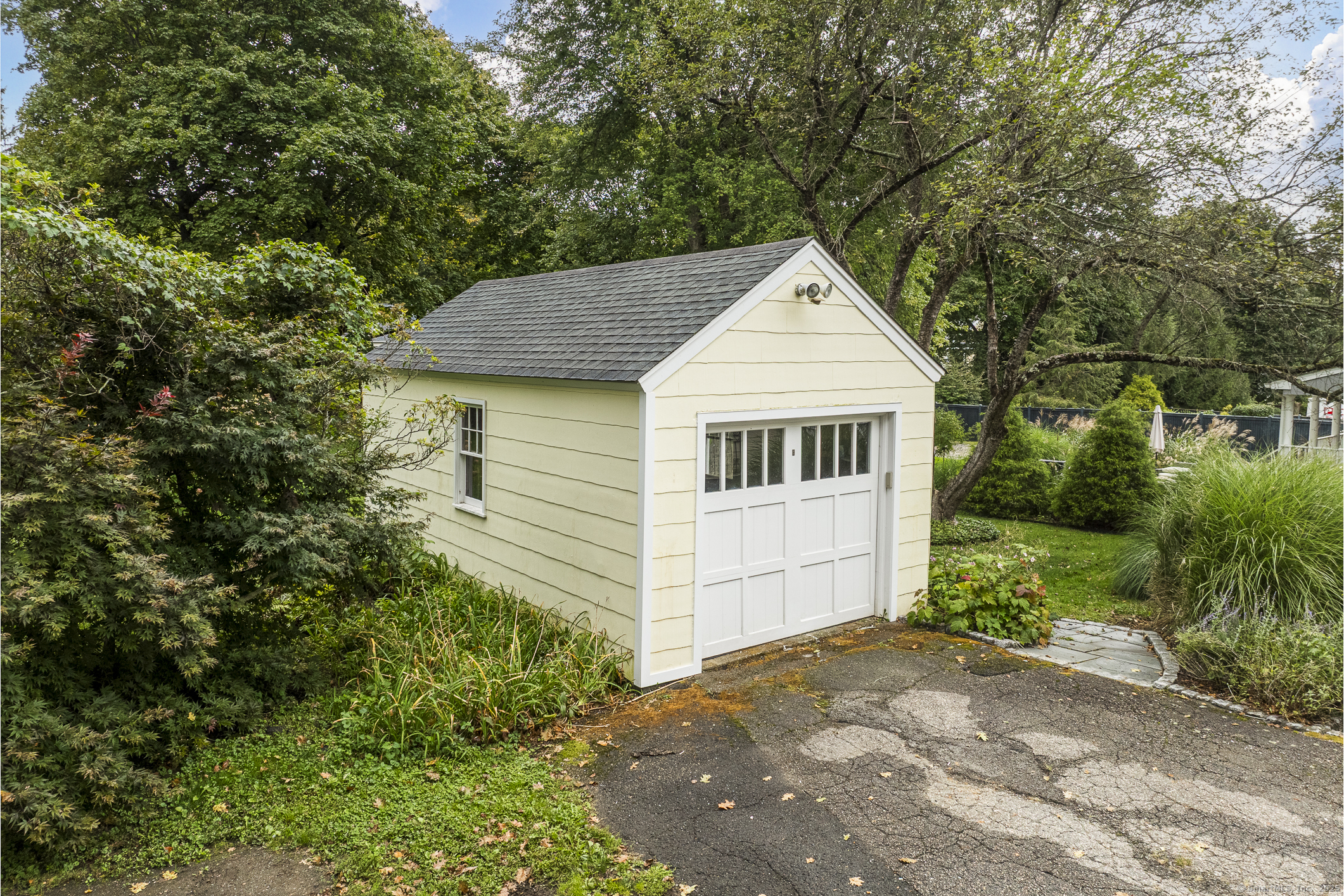 Ridgefield, Connecticut 06877, United States, 2 Bedrooms Bedrooms, ,2 BathroomsBathrooms,Residential,Coming Soon,238641