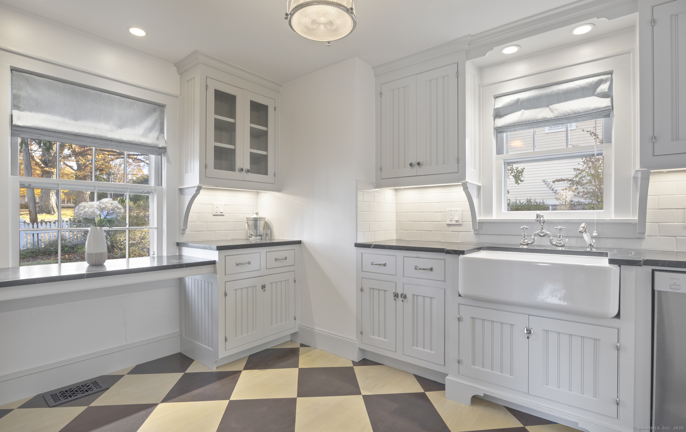 Ridgefield, Connecticut 06877, United States, 2 Bedrooms Bedrooms, ,2 BathroomsBathrooms,Residential,Coming Soon,238641