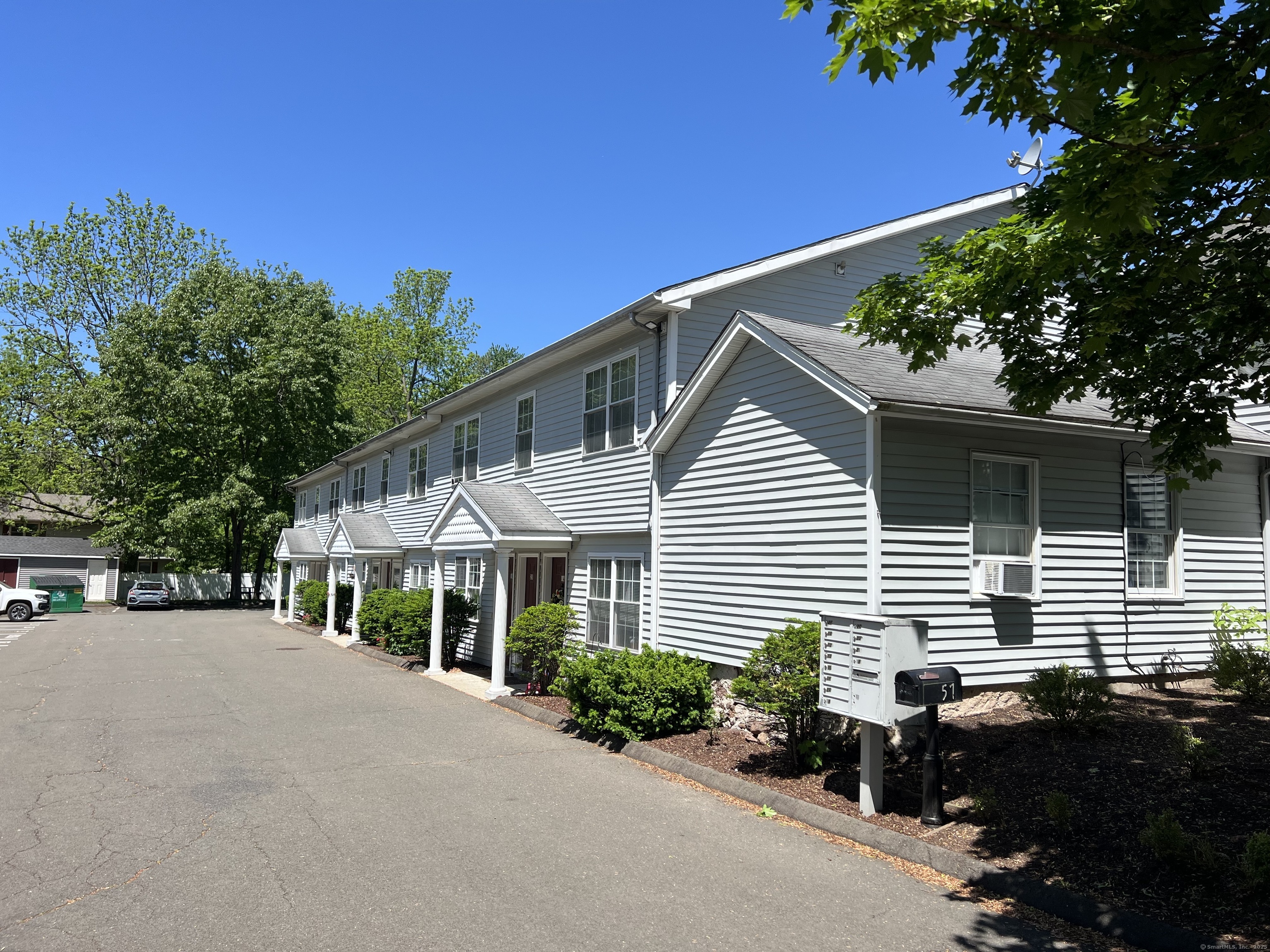 Rental Property at Chapel Street 2D, Wallingford, Connecticut - Bedrooms: 1 
Bathrooms: 1 
Rooms: 3  - $1,200 MO.