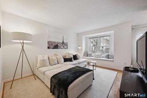 Condo For Sale - 380 Hitchcock Road #198<br/> Waterbury, CT 06705