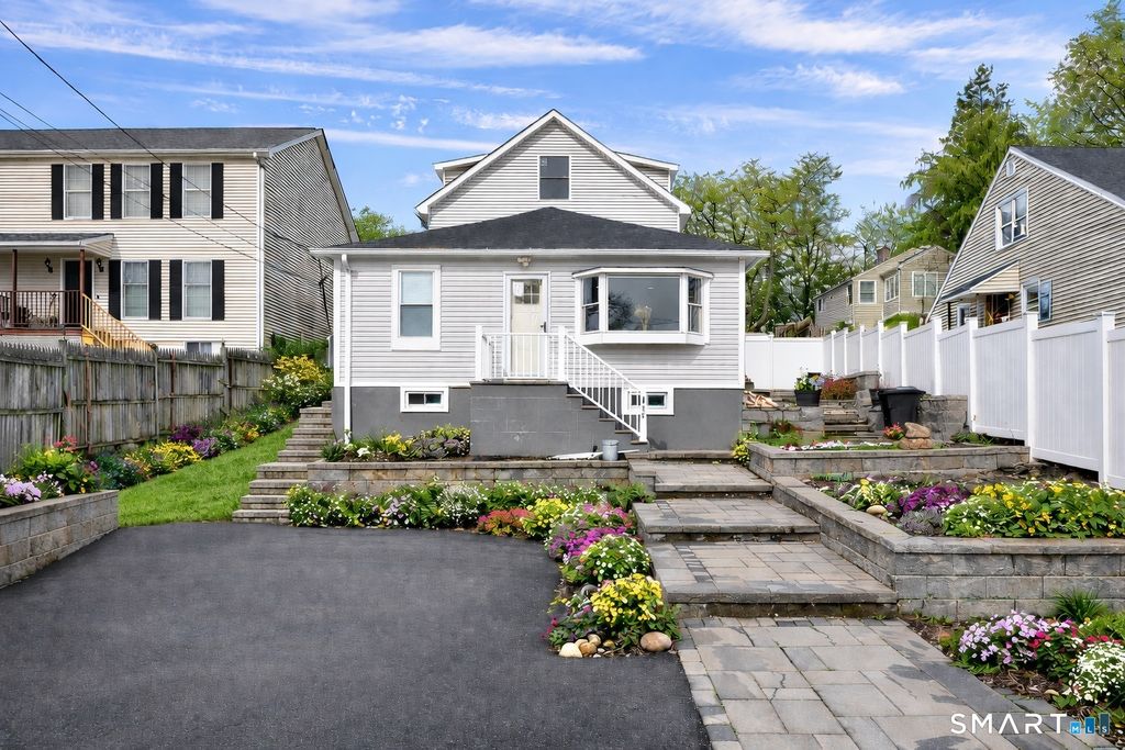 Photo of 198 Castle Avenue, Fairfield, CT 06825 (MLS # 24146251)