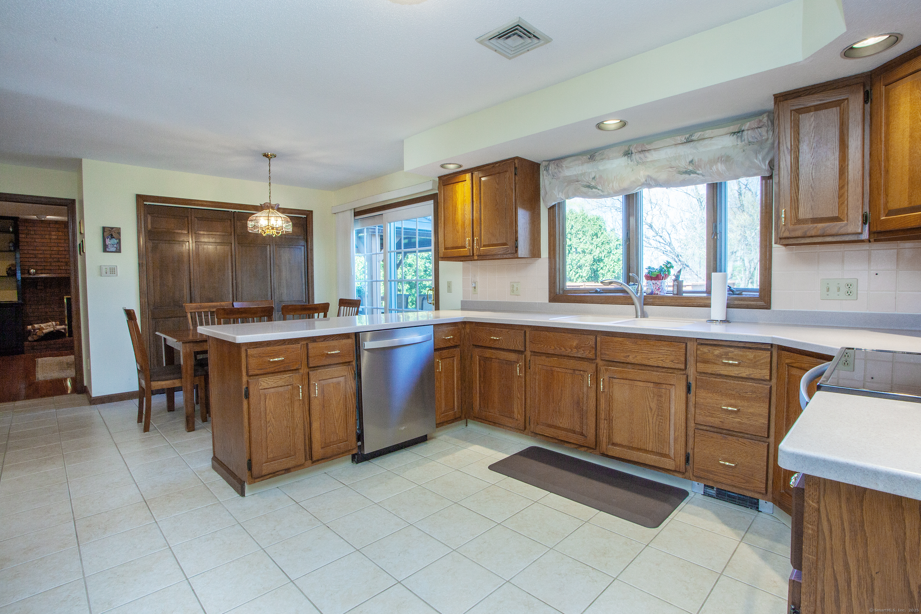 15 Pheasant Lane, Suffield, Connecticut image 5