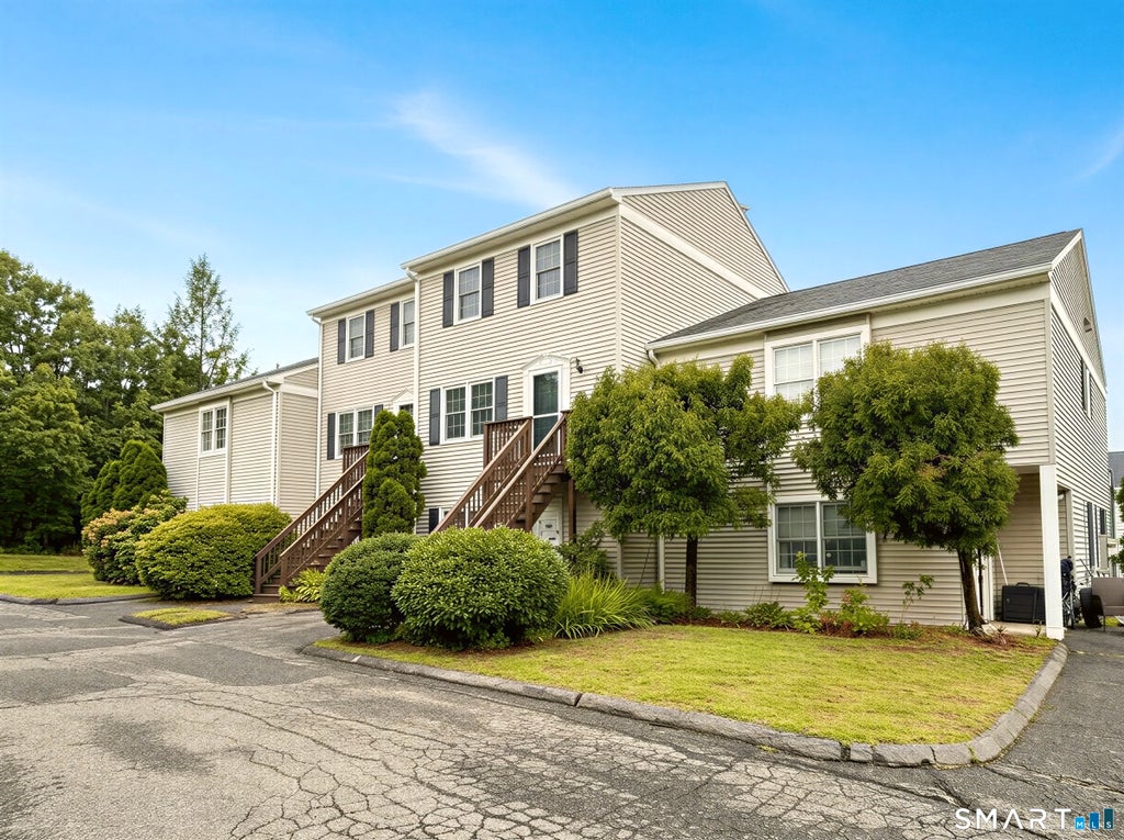 Photo of 113 Summit Commons #113, Derby, CT 06418 (MLS # 24203603)