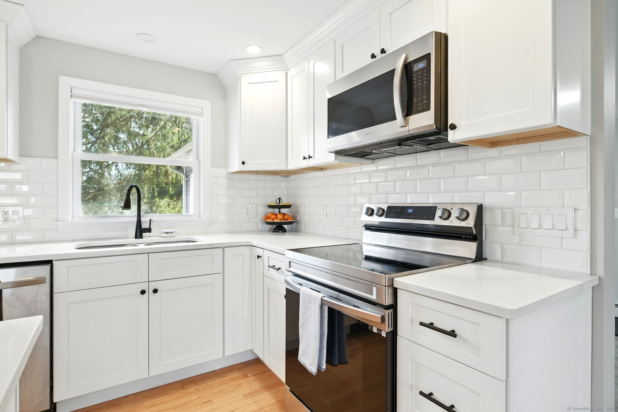 31 Locke Drive, Enfield, Connecticut image 7