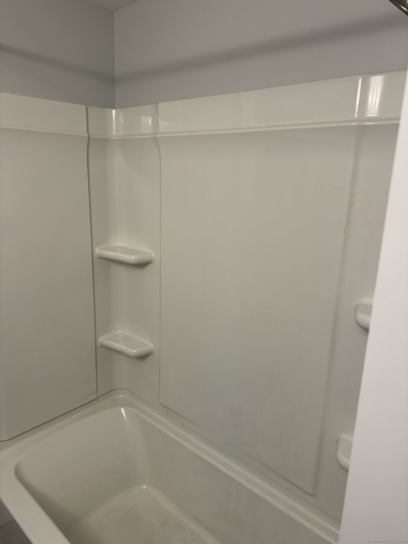 Vernon, Connecticut 06066, United States, 1 Bedroom Bedrooms, ,1 BathroomBathrooms,Residential,Active,124279