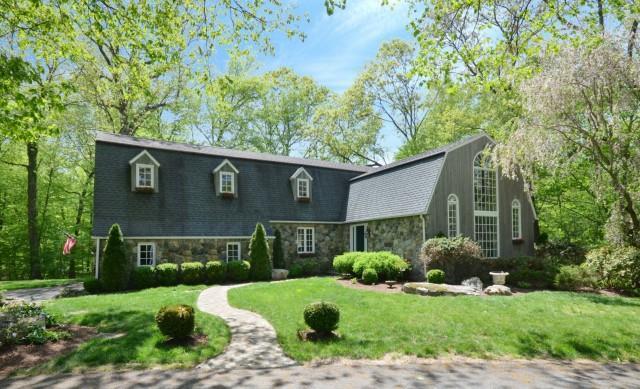 Photo 1 of 19 Clapboard Hill Road, New Canaan, Connecticut, $1,230,000, Web #: 99092914