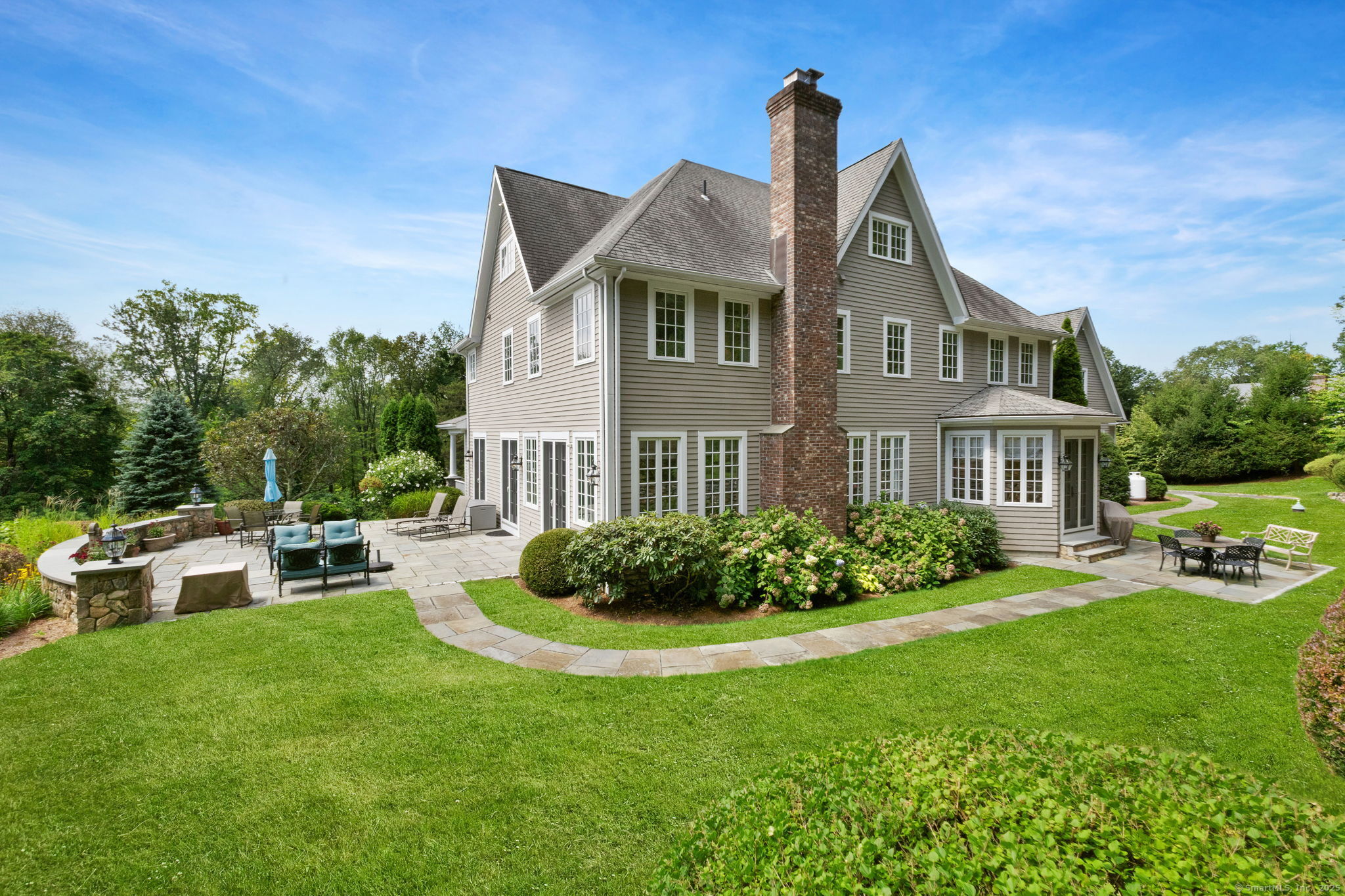 2 Longwood Drive