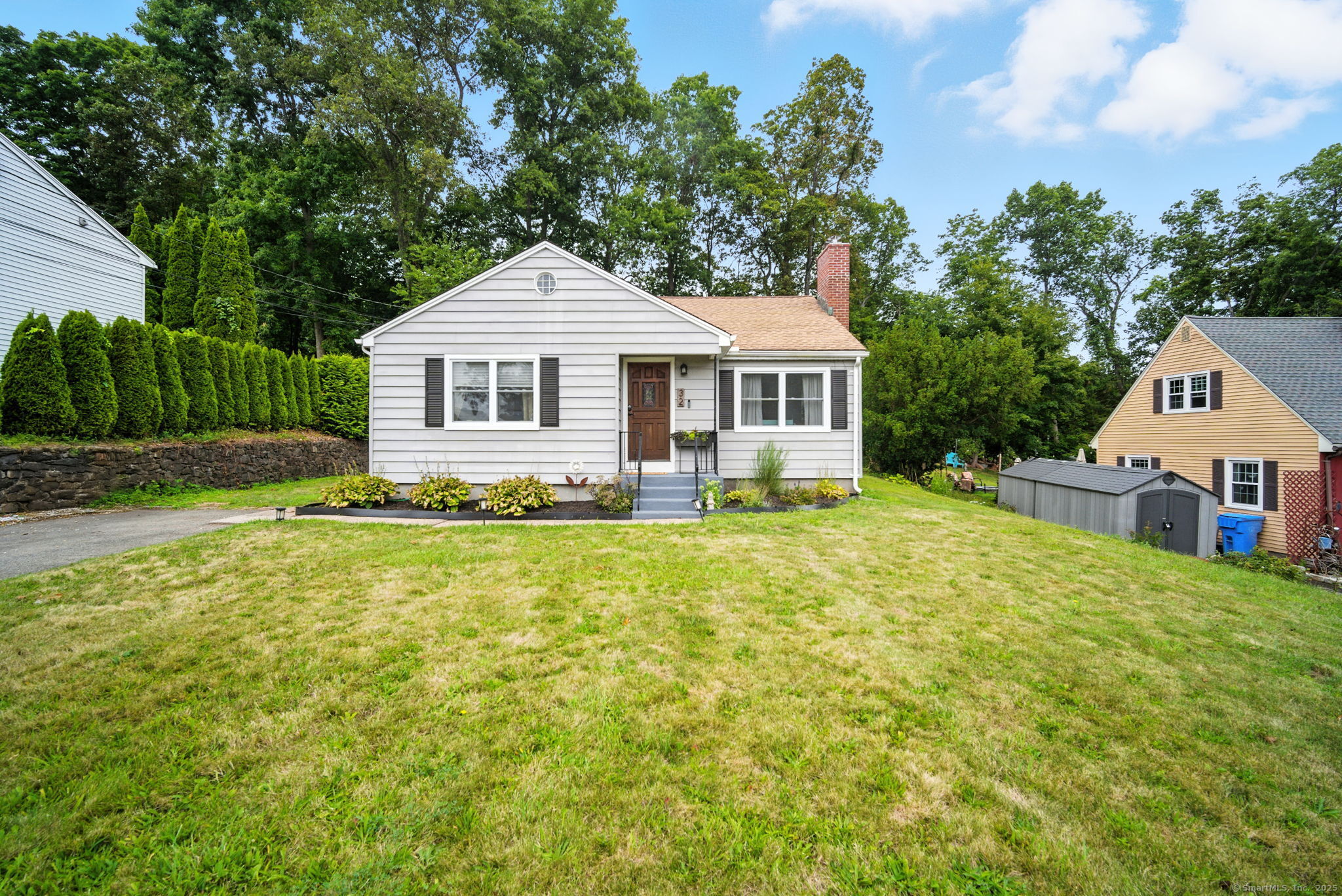 New Britain, Connecticut 06053, United States, 2 Bedrooms Bedrooms, ,2 BathroomsBathrooms,Residential,Pending,200021