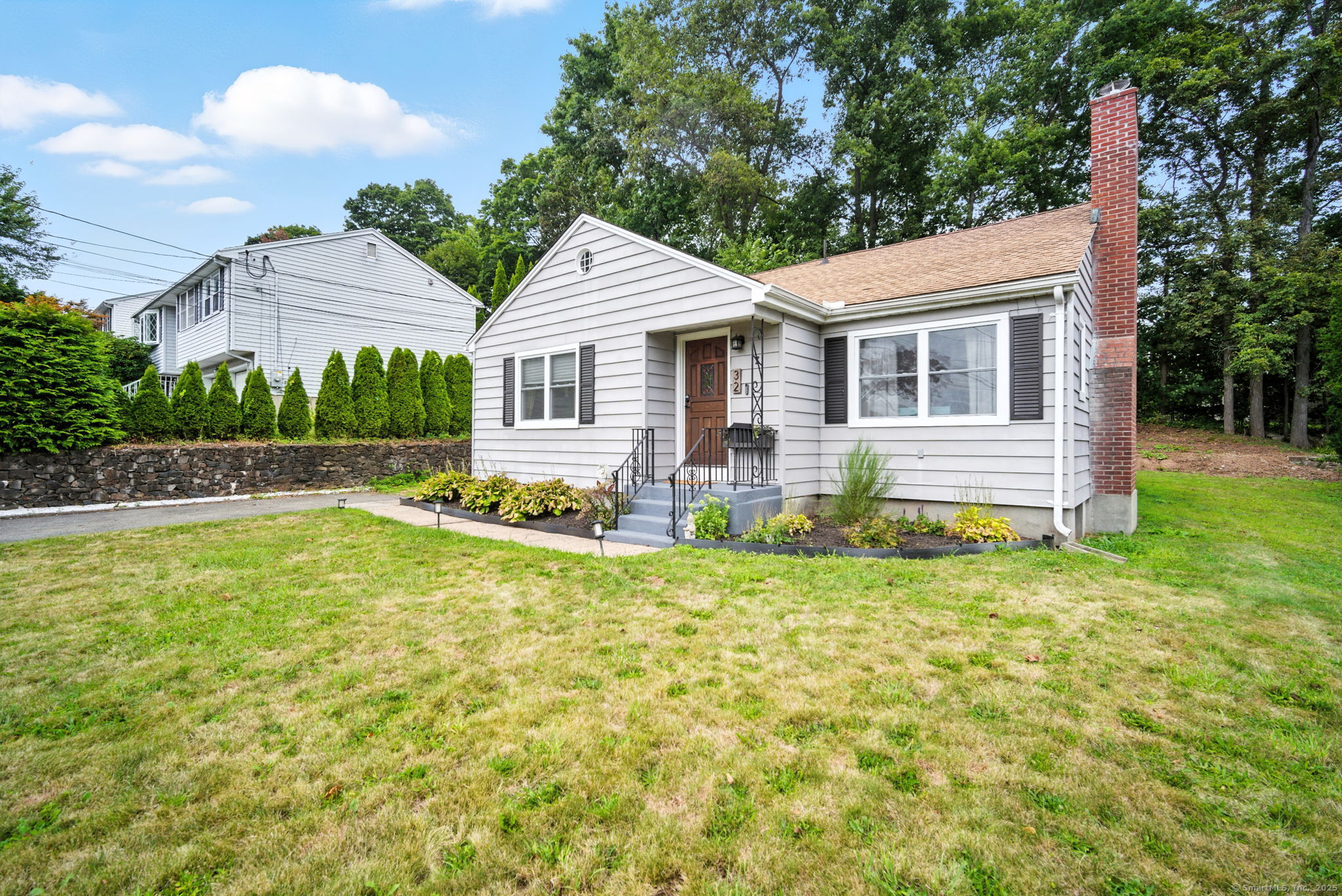 New Britain, Connecticut 06053, United States, 2 Bedrooms Bedrooms, ,2 BathroomsBathrooms,Residential,Pending,200021