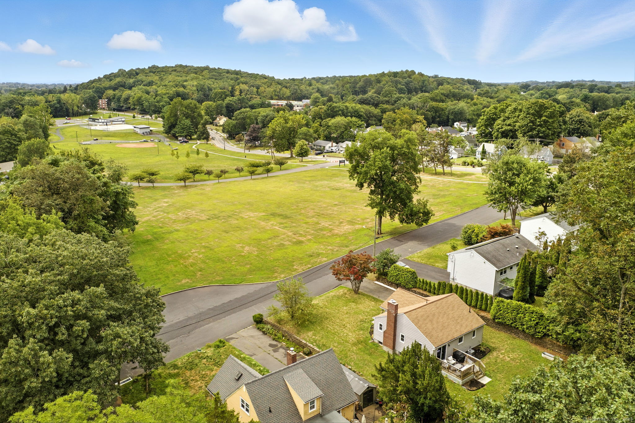 New Britain, Connecticut 06053, United States, 2 Bedrooms Bedrooms, ,2 BathroomsBathrooms,Residential,Pending,200021