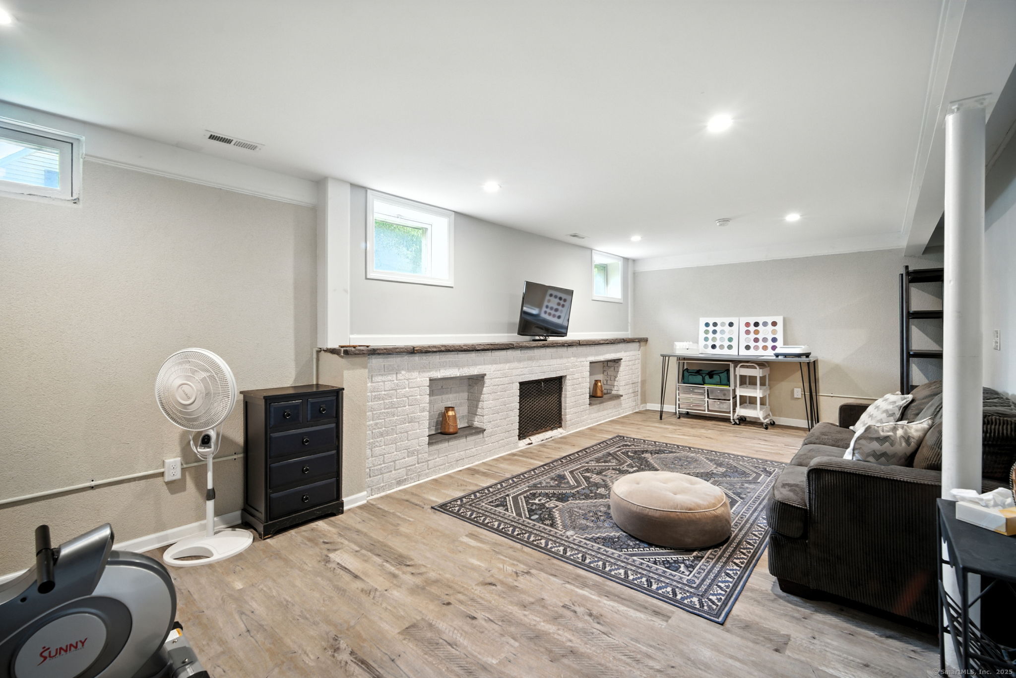 New Britain, Connecticut 06053, United States, 2 Bedrooms Bedrooms, ,2 BathroomsBathrooms,Residential,Pending,200021