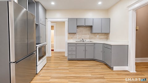 Photo of 17 Bond Street #2nd Floor, Hartford, CT 06114 (MLS # 24214083)