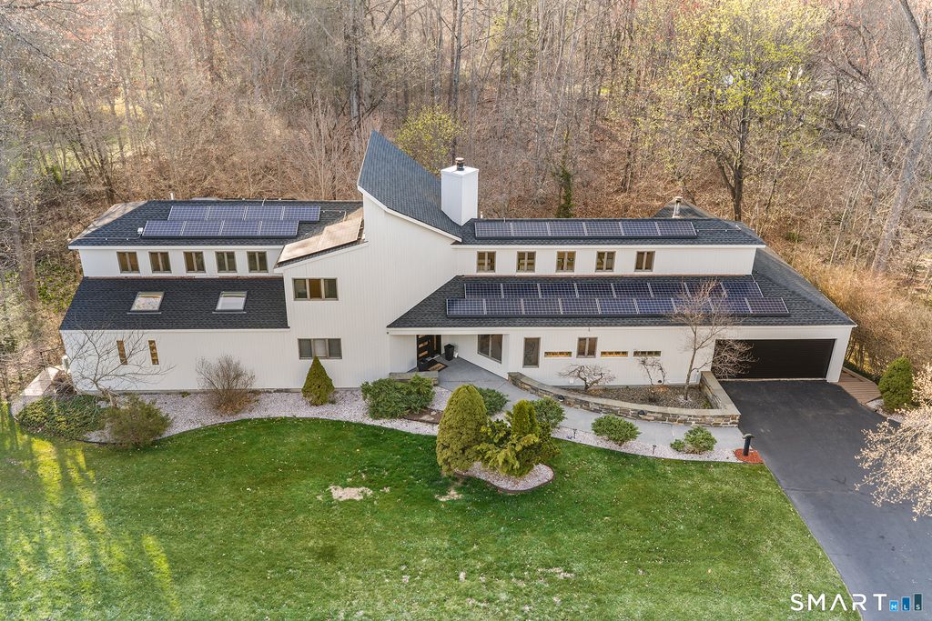 Photo of 25 Surrey Drive, Cheshire, CT 06410 (MLS # 24166313)