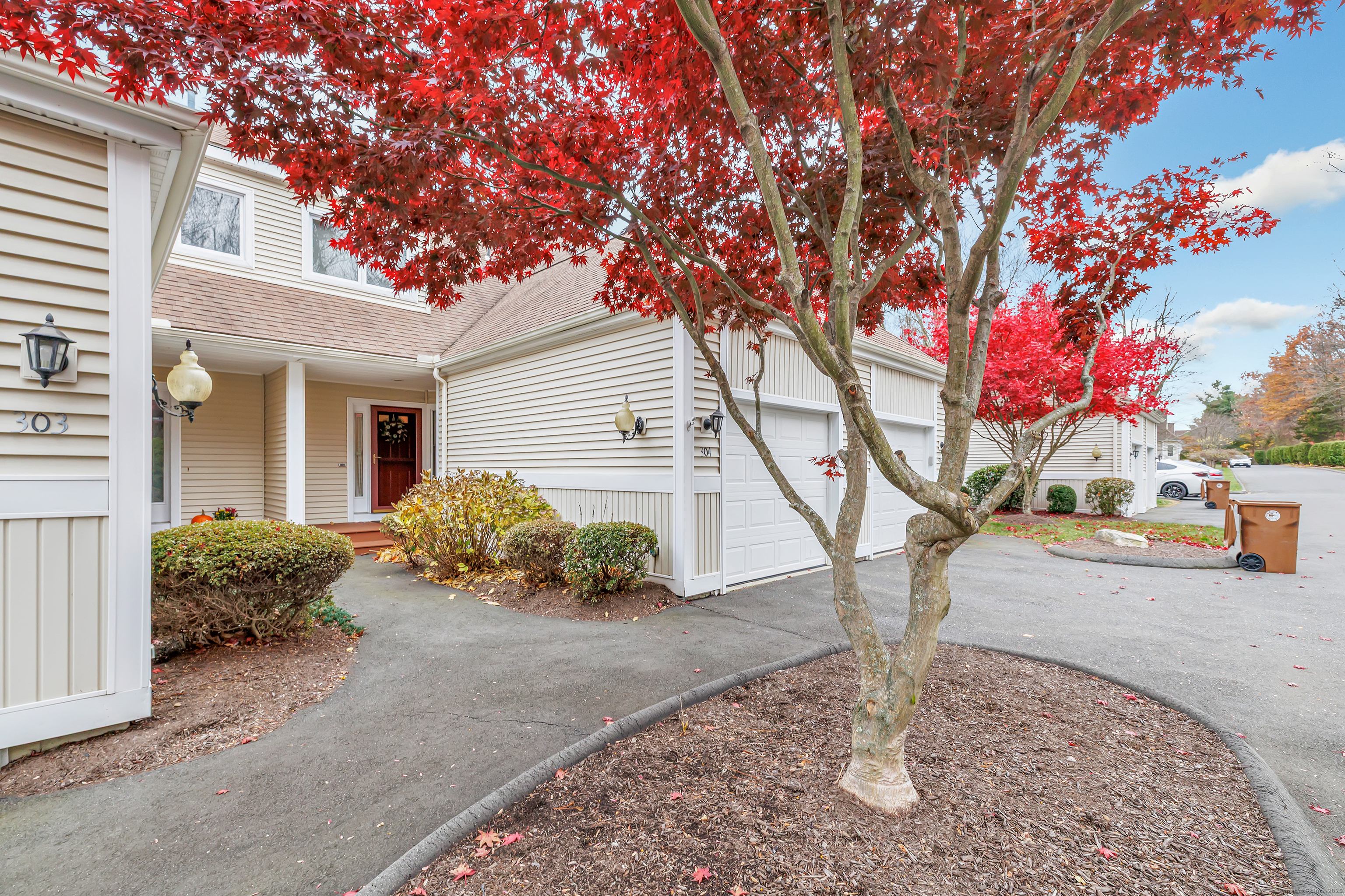 304 Summerfield Gardens 304