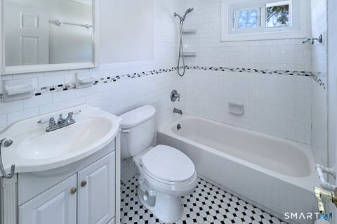 Tiny photo for 240 Sunnyridge Avenue #121, Fairfield, CT 06824 (MLS # 24199123)