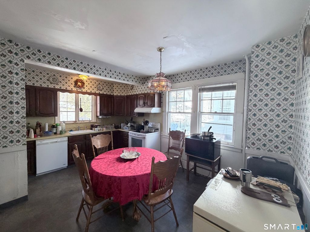 Photo of 51 Beecher Avenue, Waterbury, CT 06705 (MLS # 24151143)