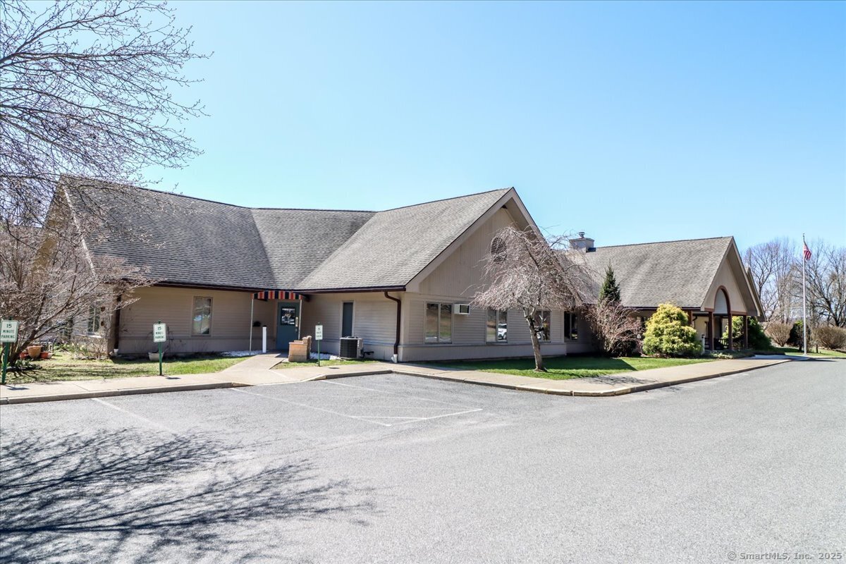 Rental Property at Chestnut Grove 17, New Milford, Connecticut - Bedrooms: 1 
Bathrooms: 1 
Rooms: 3  - $3,100 MO.