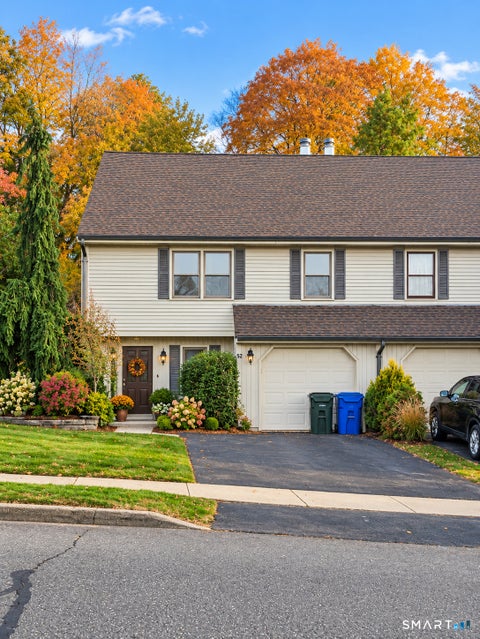 Photo of 52 Tinsmith Crossing, Wethersfield, CT 06109 (MLS # 24215988)