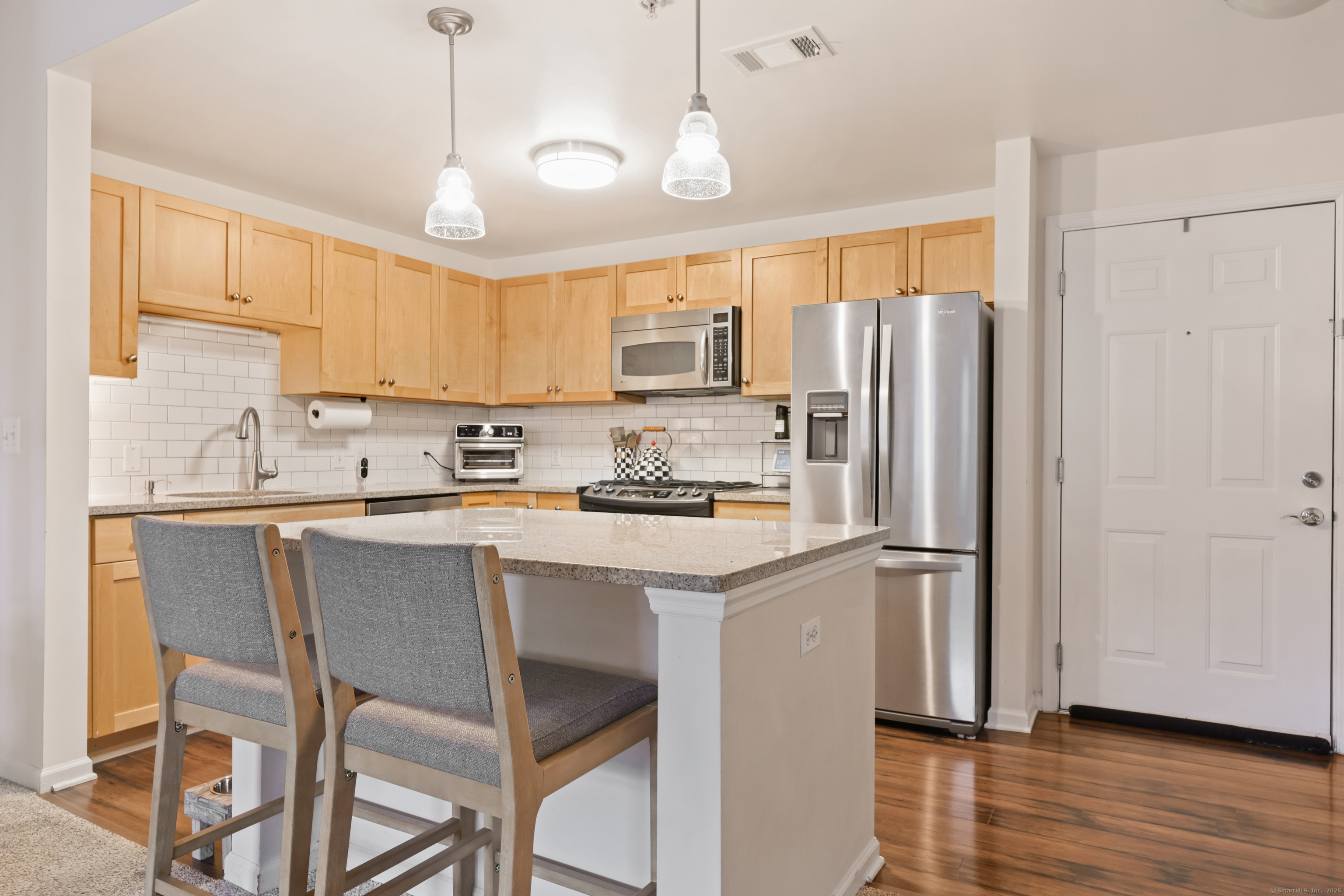25 Adams Avenue 411