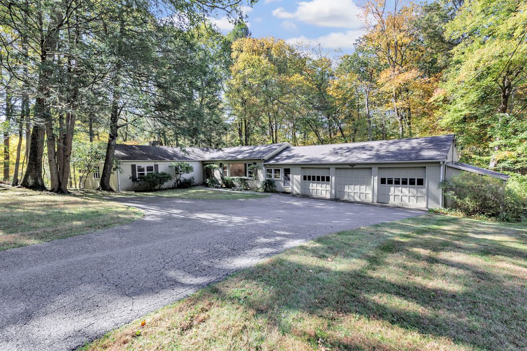 Photo of Greenwich, CT 06831 (MLS # 24132338)