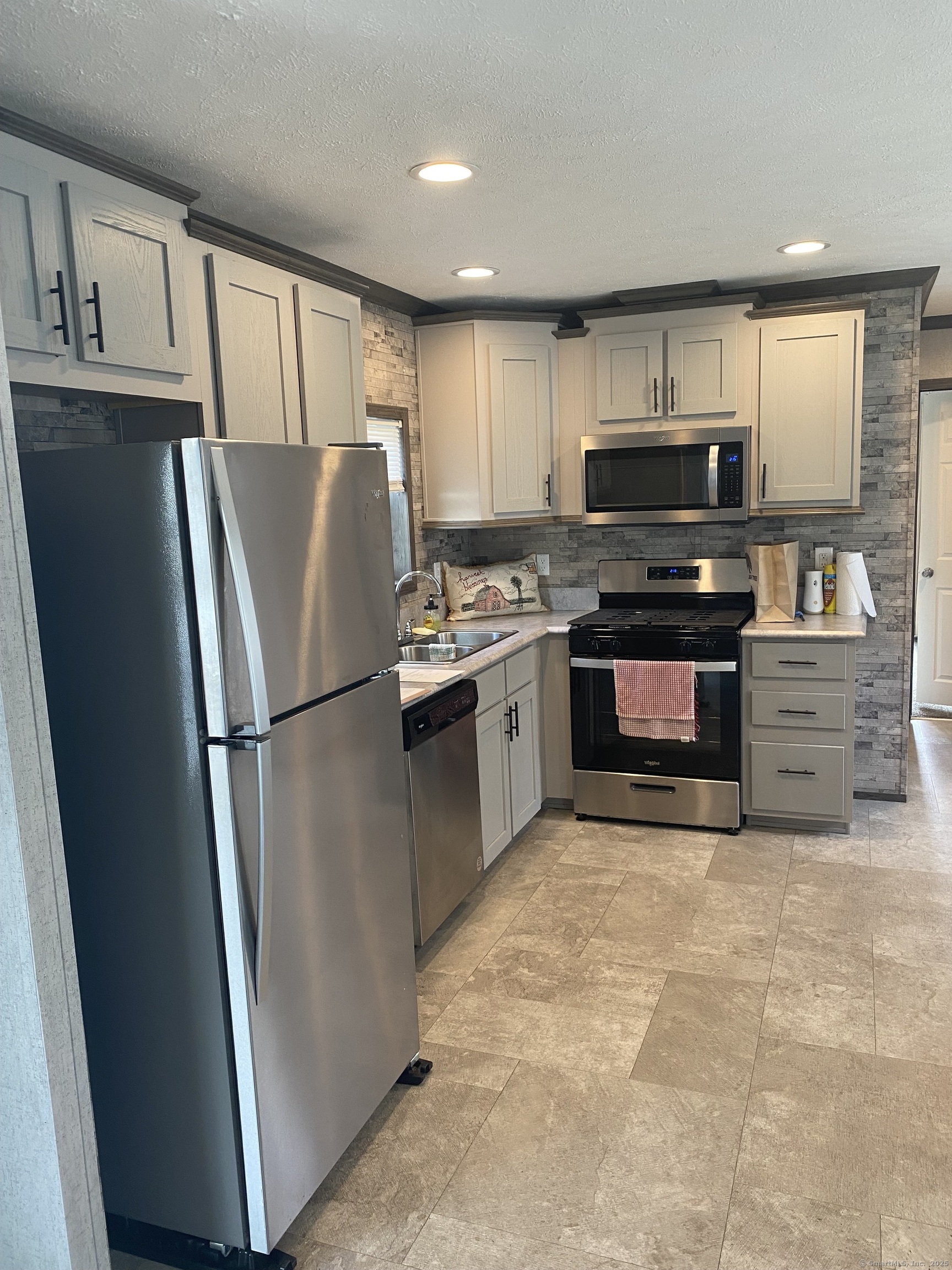 1402 Waterbury Road, Thomaston, Connecticut image 14