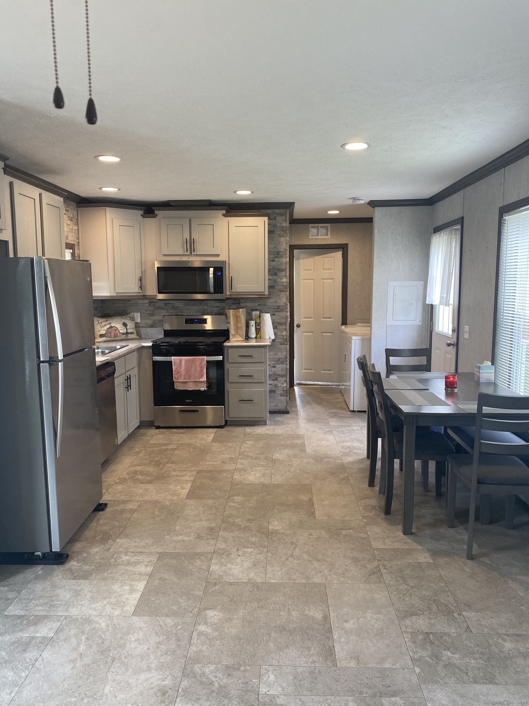 1402 Waterbury Road, Thomaston, Connecticut image 6