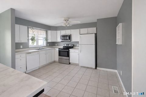 Tiny photo for 46 Chamberlain Street #B, New Haven, CT 06512 (MLS # 24156262)