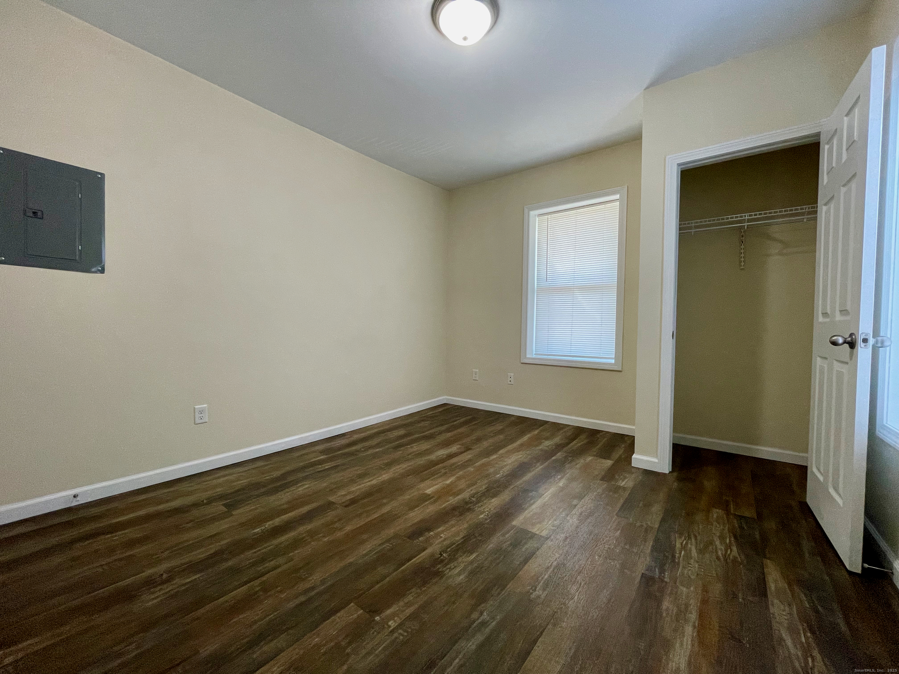 Bristol, Connecticut 06010, United States, 2 Bedrooms Bedrooms, ,1 BathroomBathrooms,Residential,Active,254668