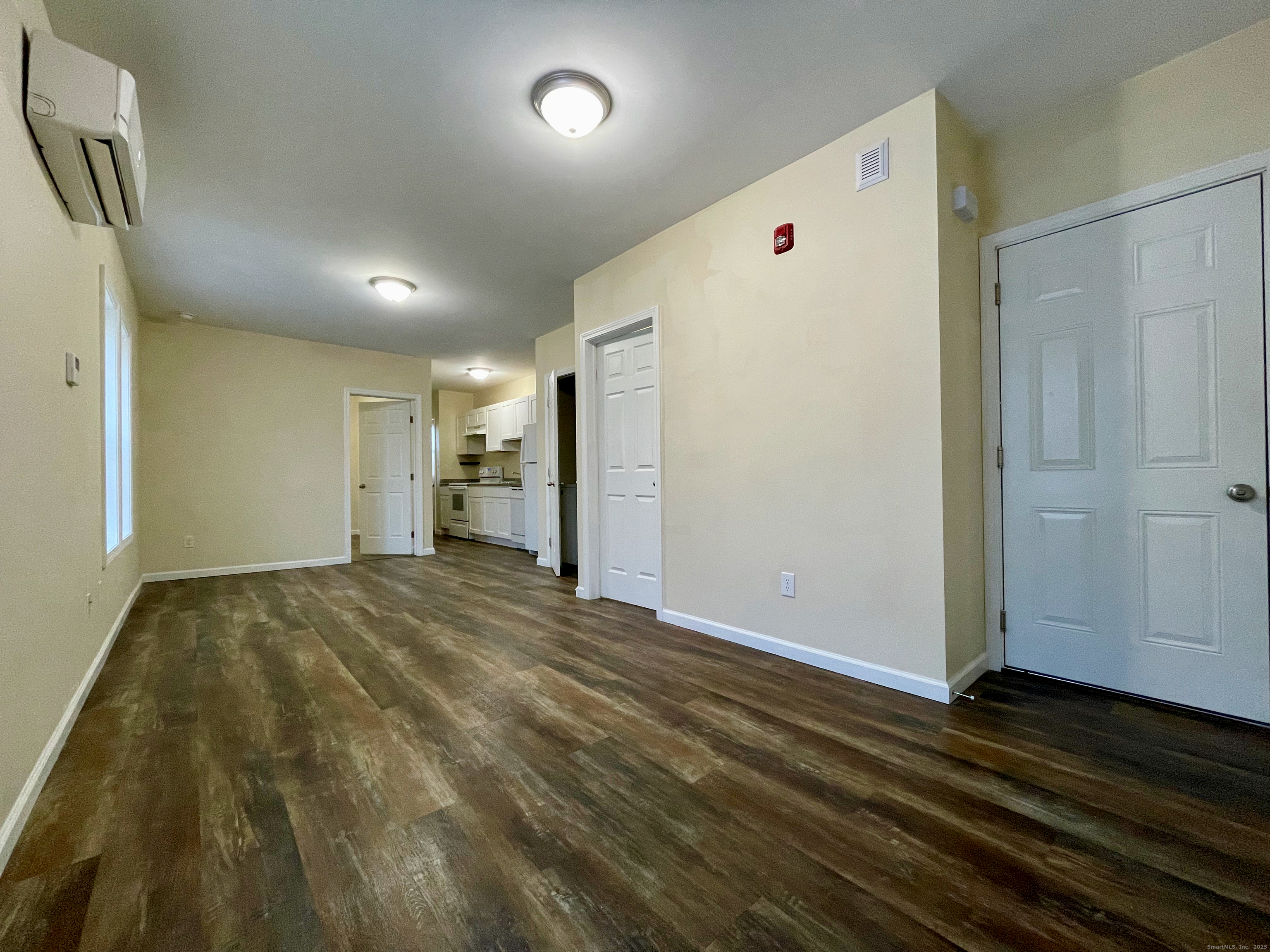 Bristol, Connecticut 06010, United States, 2 Bedrooms Bedrooms, ,1 BathroomBathrooms,Residential,Active,254668