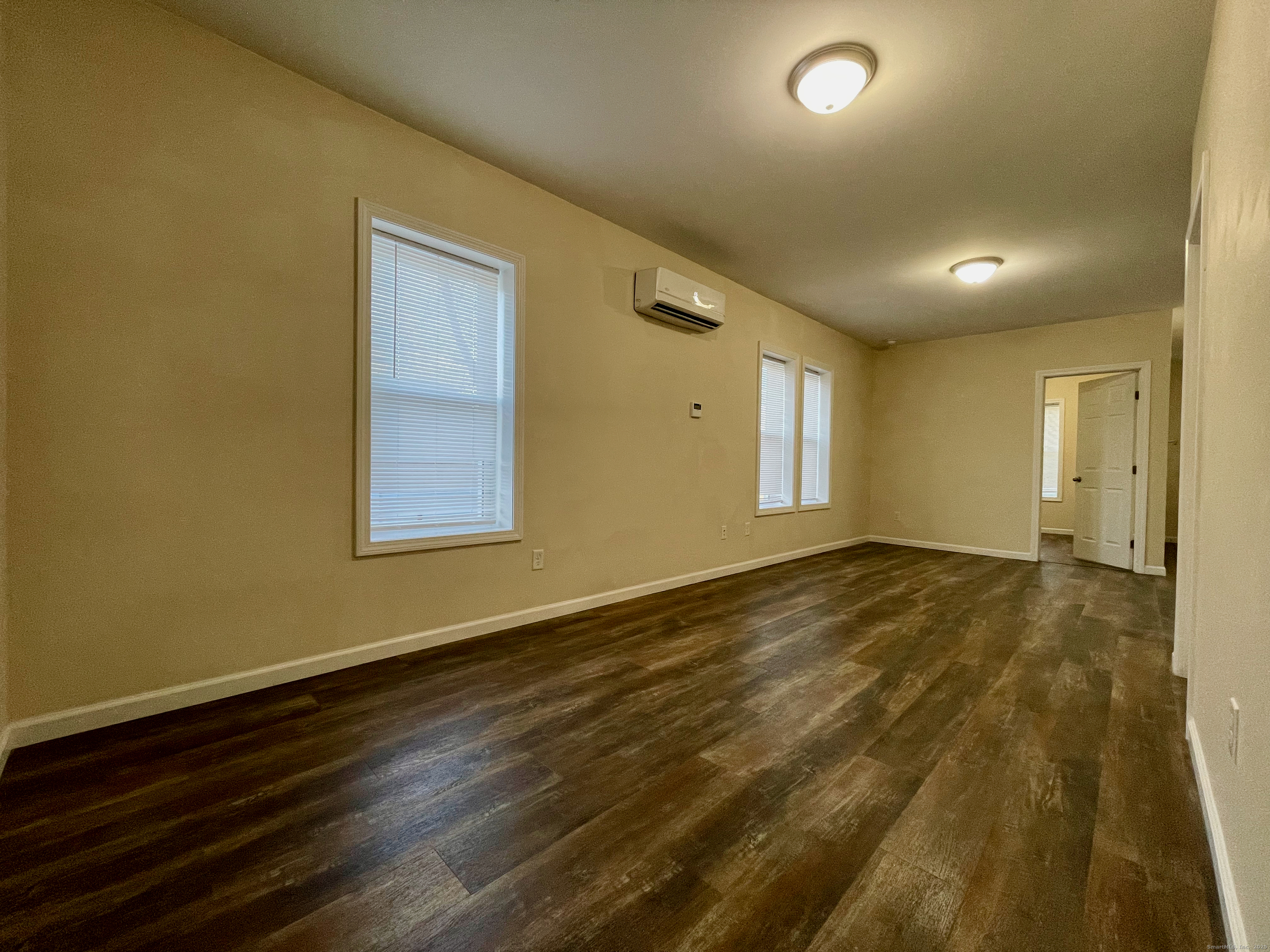 Bristol, Connecticut 06010, United States, 2 Bedrooms Bedrooms, ,1 BathroomBathrooms,Residential,Active,254668