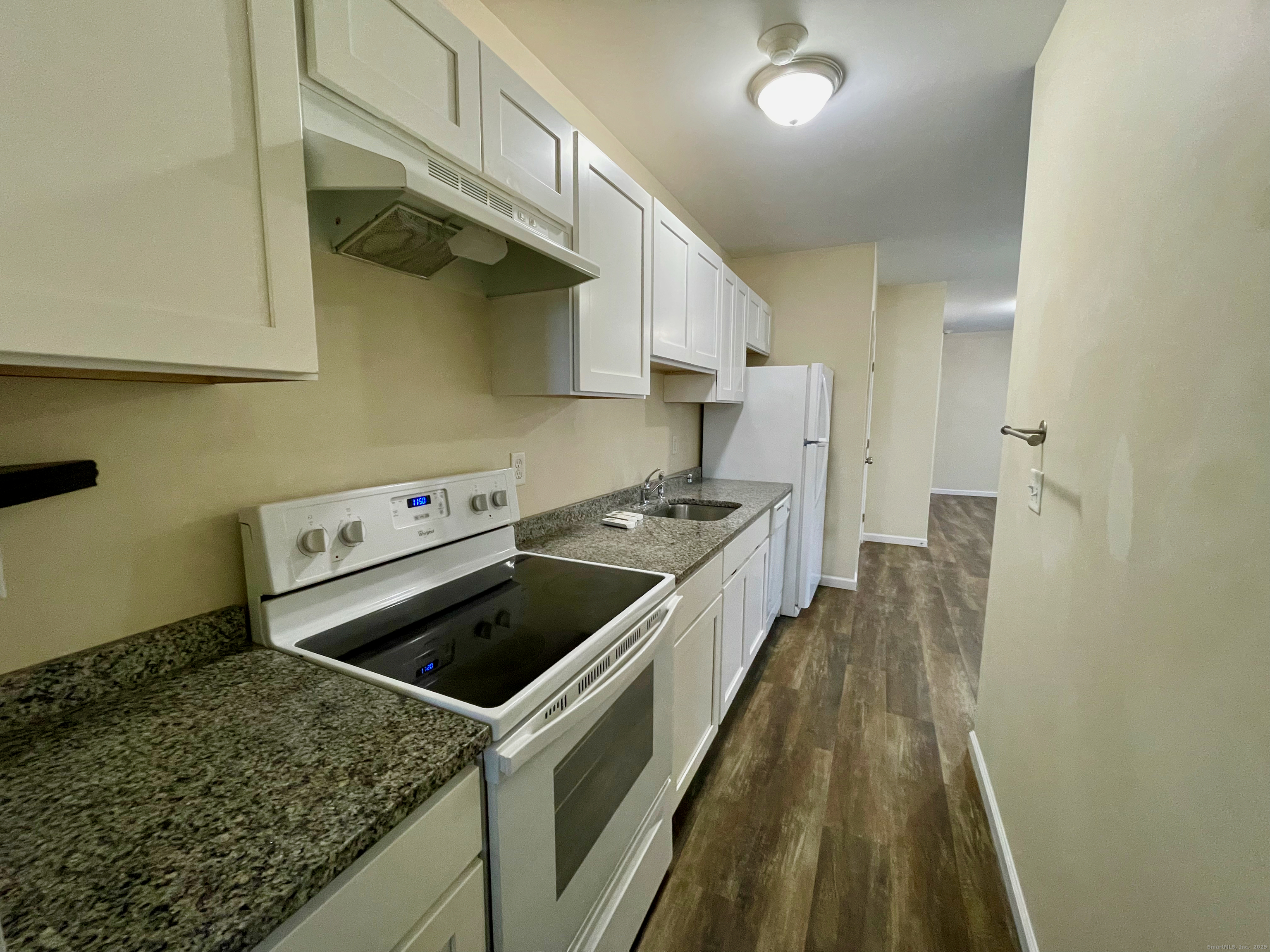 Bristol, Connecticut 06010, United States, 2 Bedrooms Bedrooms, ,1 BathroomBathrooms,Residential,Active,254668