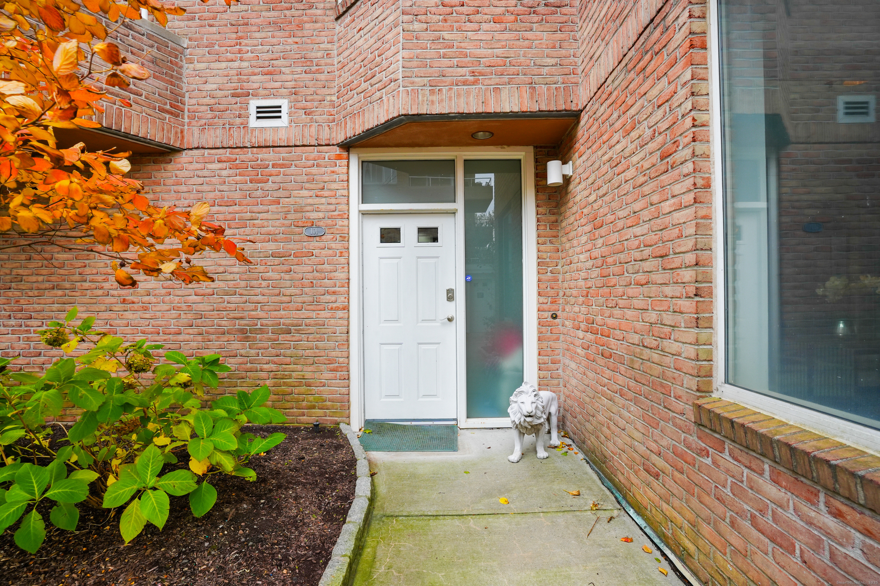 98 Southfield Avenue #101