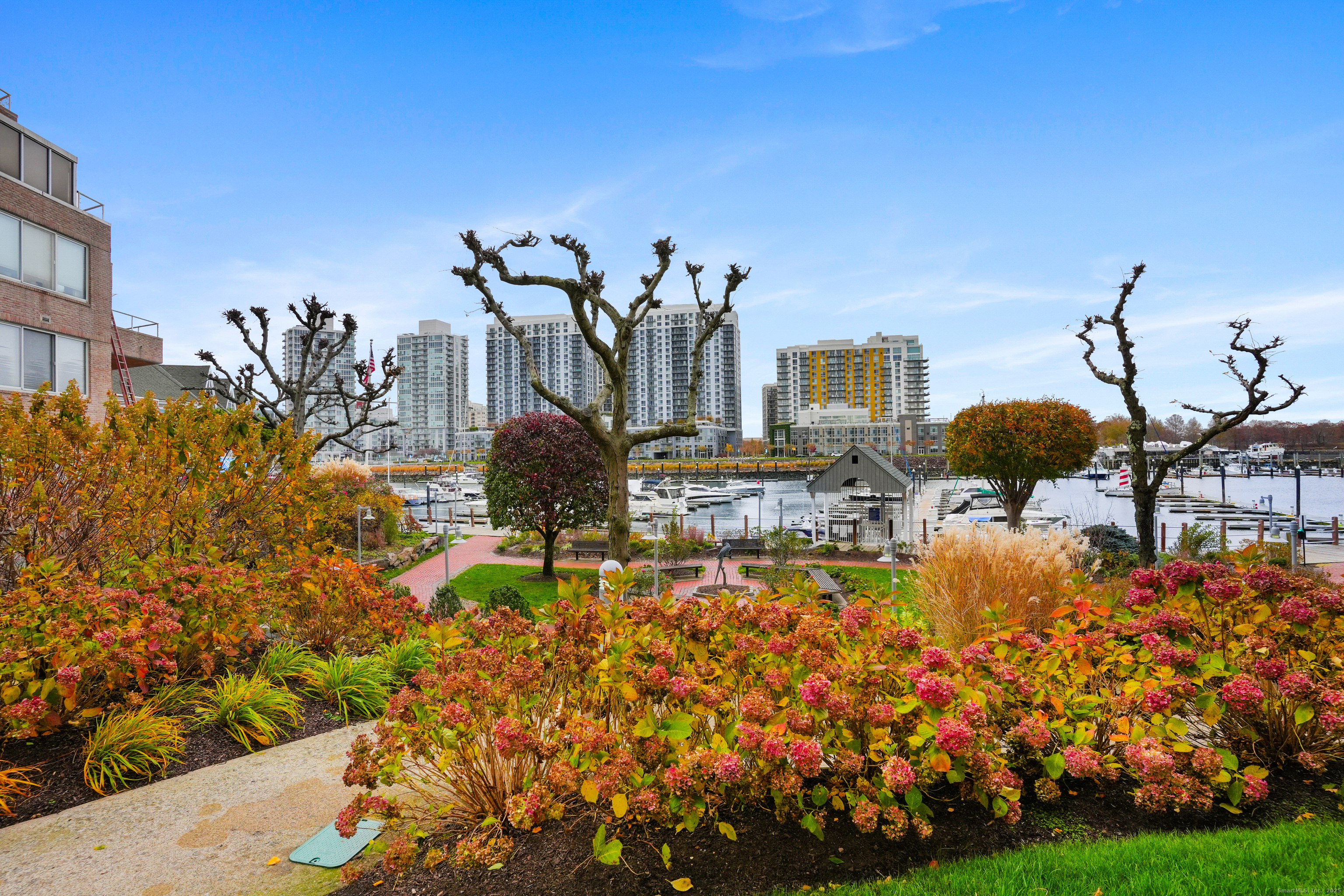 98 Southfield Avenue #101