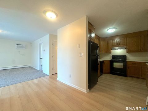 Tiny photo for 666 Broad Street #7, Meriden, CT 06450 (MLS # 24157106)